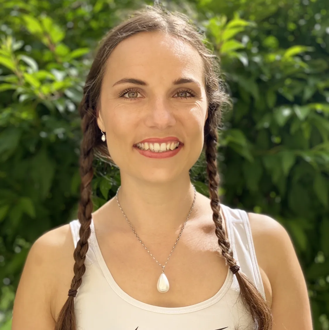 Porträt von Antonia, Kursleiterin im Babyschwimmen Hamburg